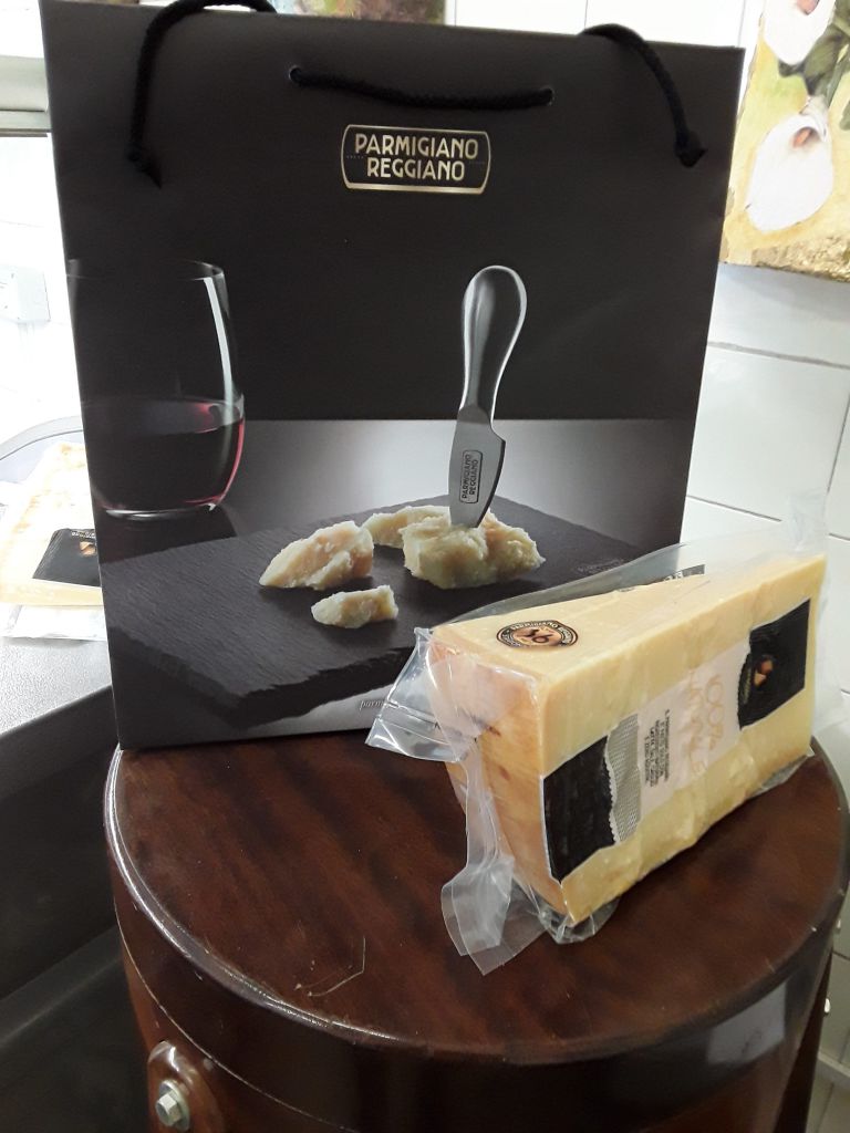 Parmigiano Reggiano 13 mesi (1kg) Villa Fogliano